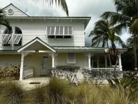 Beautiful, centrally located, short drive to beaches and stores. 酒店