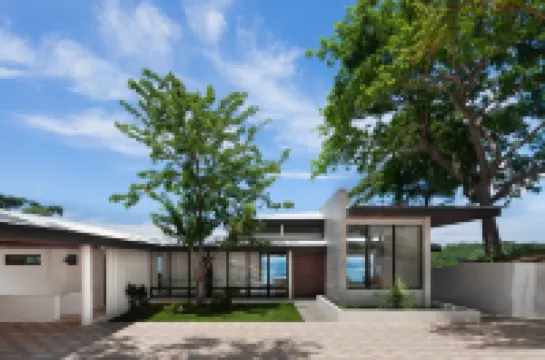 Brand New Beach front 5 bedroom house steps from the beach Hotels in 