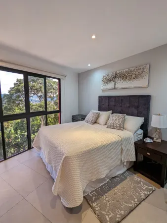 Luxurious 3 Bedroom Apartment! Отели рядом с достопримечательностью «Парк Панчо Лара»