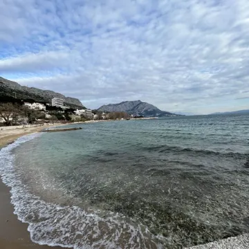 Seafront villa, sandy beach, heated pool, sauna, fitness,.