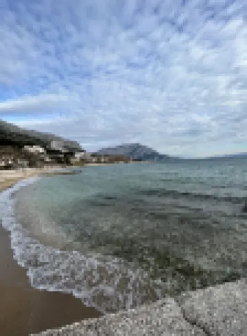 Seafront villa, sandy beach, heated pool, sauna, fitness,.
