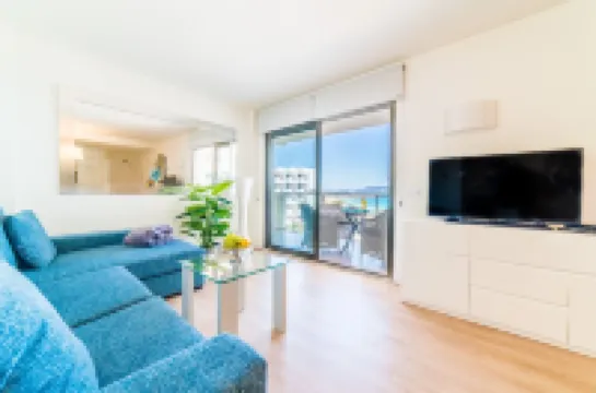 Fantastic 5-storey building with gigantic sea views, 2 bedrooms