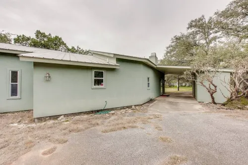 Hill Country River House - Blanco River - Wilson Creek Hotels in Wimberley