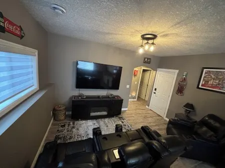 Modern 2 bedroom basement suite