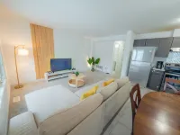 Cozy Home Close to Niagara Falls Hotels in Thorold