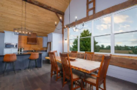 33 Vines Winery & Vineyard