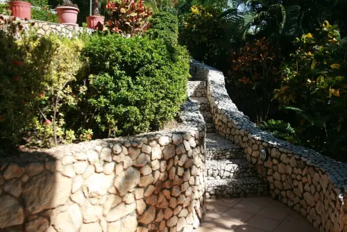 Epic views, 6-min. walk from beach, full size pool - VILLAS CASA LOMA, Suite 402