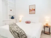 Family House w. Pool, Parking & Basketball Court! In Rainforest!10 min to beach Hotels in Mameyes II
