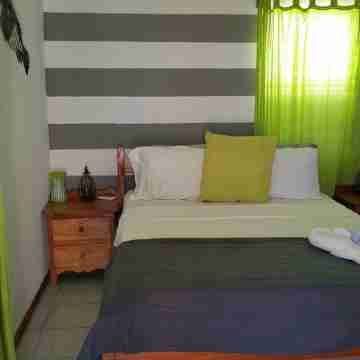 Secluded Beachfront Home / Pool, Dock, Rooftop Views Rooms