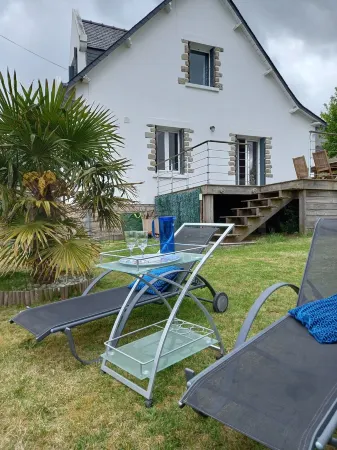 Villa Oceane au Coeur de Carantec à 150 Mètres du Bourg et 200mètres de la Plage Отели в г. Карантек