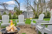 Ottawa Hills Bliss: Luxe 2BR with Hot Tub & King! Hotels in Ottawa Hills