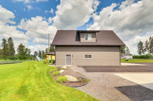 Creekside Apartment in Kalispell on 5 Acres - Huoneistot