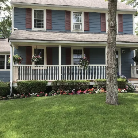 Awesome Patio With Fire Pit, Farmers Porch, Deck With Grill!