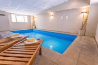 Hotel Dorá - ที่มีสระว่ายน้ำ