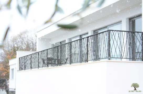 Detached villa on the mountain next to river Cetina, quiet