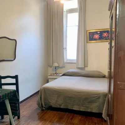 Hotel la Barca Hoteles cerca de Estación de tren Once