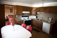 Adams Golden Acres Motel