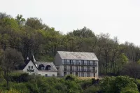 Logis Hôtel-Restaurant Imago 퐁트브르 수도원 주변 호텔