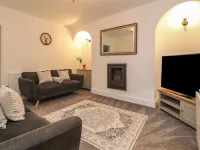 10 Haw Grove - Country Houses
