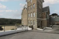 The Tower, 5 Corisande Manor Hotel a Crantock