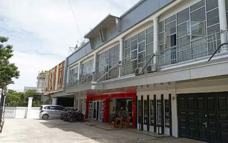 Aliya Guest House Syari'ah Отели в г. Labuh Baru Barat