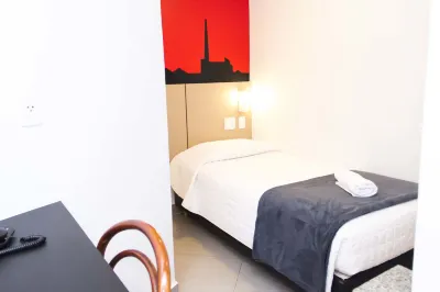 Minuano Hotel Express próx Orla Lago Guaíba, Mercado Público, 300 m Rodoviária Отели в г. 