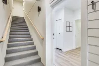 Walk to Beaches: 'Siletz Bay Bliss' Townhome - Homestays