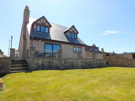 Shoreline House Отели рядом с достопримечательностью «Fraserburgh beach»