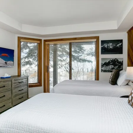 82 Ridgepoint 3 Bedroom Townhouse by RedAwning