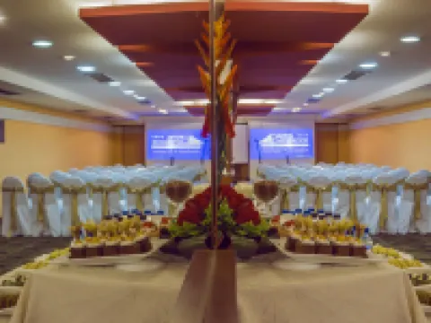 Hotel Emperador Hoteles en Ambato