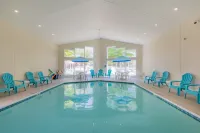 Somerset Inn & Suites - Pools