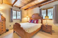2 Mi to Schuss Mountain: Cozy Cabin w/ Deck - 3-Star