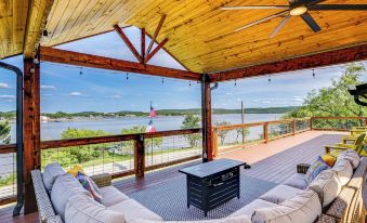 Lake View + Huge Deck: Cozy Possum Kingdom Retreat