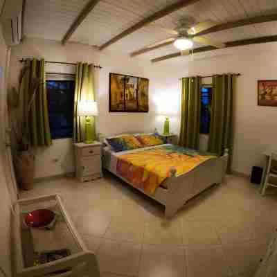 Yellow Bird Apartment Rooms