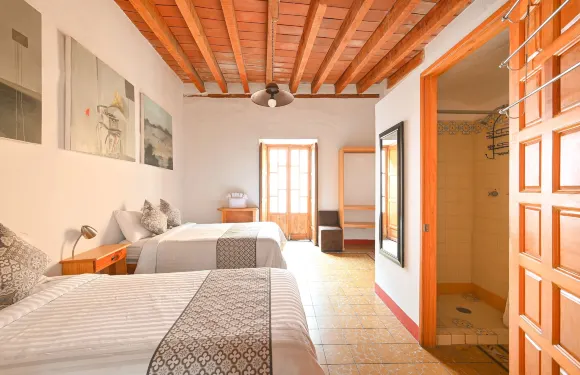 Mesón Cuévano酒店