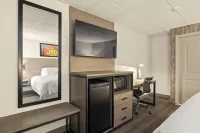 The Elmwood Hotels in Waterville