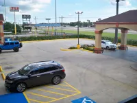 Scottish Inn and Suites Beaumont - Motels