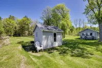 Hackensack Waterfront Retreat on Tenmile Lake - Homestays