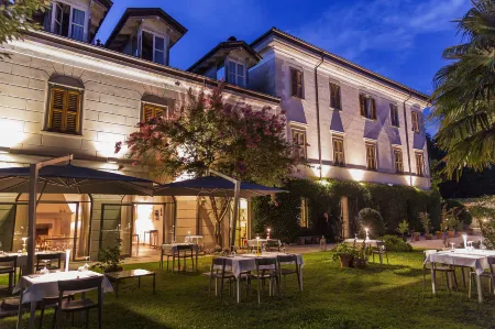 Art Hotel Varese Отели рядом с достопримечательностью «Stazione di Varese»