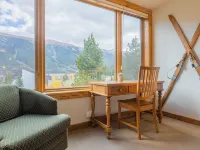 Comfortable Cozy Condo - Short Walk to American Eagle Lift - SH402 by RedAwning Hotels in Copper Mountain