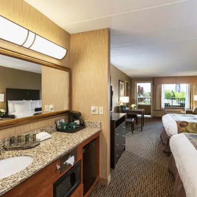 The Inn on Lake Superior Hotels near Lakewalk