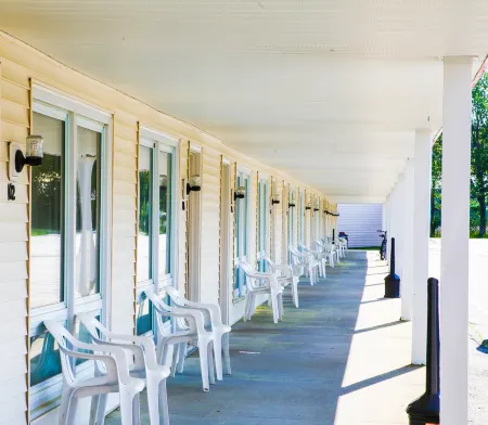 Moonlight Inn Отели в г. Боудойн