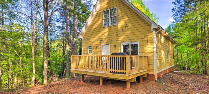 Fire Pit and Dock Waterfront Lake Sinclair Getaway! Hotels in Baldwin County
