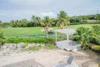 Villas with Private Pool 5 Min to Grace Bay Beach
