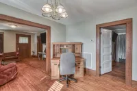 Nice house,Walking distance from Casino (2 Blocks)