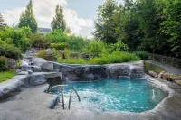 Nordic Village Condominium Resort - Hot Tub