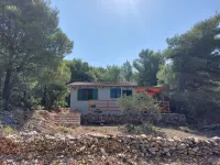 New vacation home with 2 terraces, right by the sea - a dream surrounded by forest