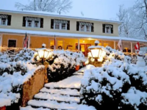 Orchard Inn Hotels in Saluda