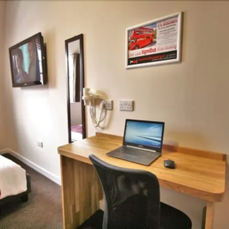 Central Hotel Gloucester by Roomsbooked