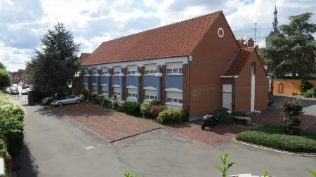 Logis - Belle Hôtel, Lille-Ouest Отели в г. Бертан